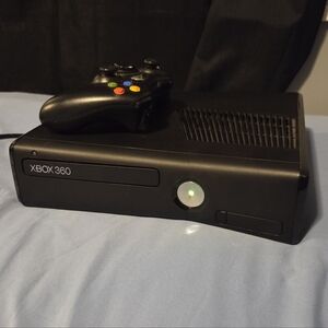 🎮Xbox 360 With Controller🎮